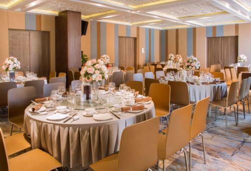 Đặt phòng khách sạn, nhà hàng, dịch vụ hội nghị, gala dinnner.... 